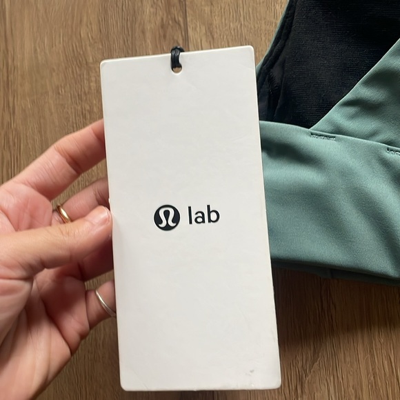 NWT Lululemon The Lab Luxtreme Deep V Bra - Picture 6 of 6